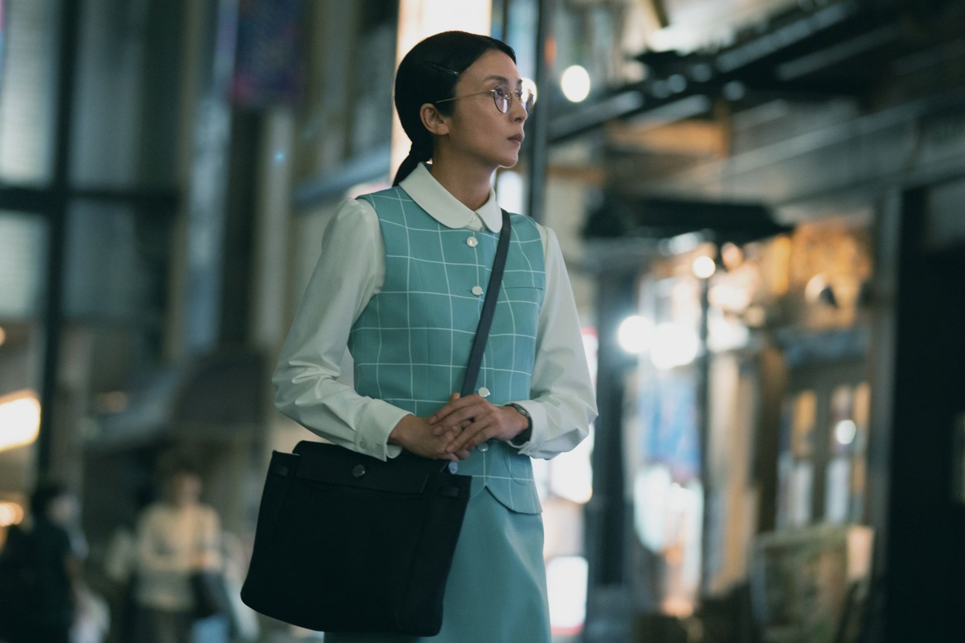 Netflix映画『余命一年、男をかう』制服姿の片倉唯